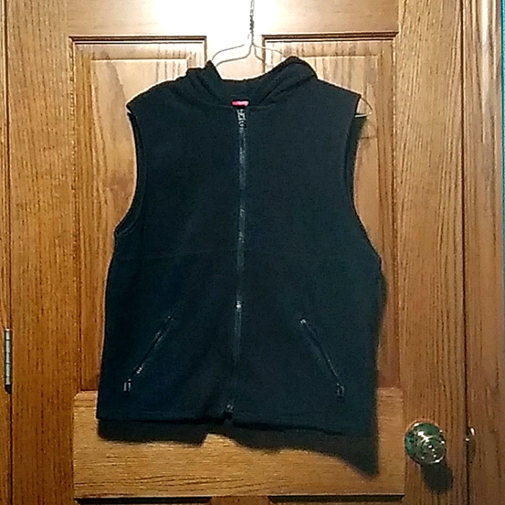 Boys black vest with hood and zipper pockets